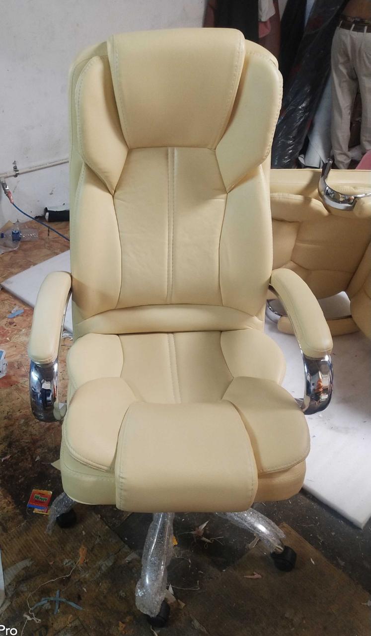 Revolving chair
